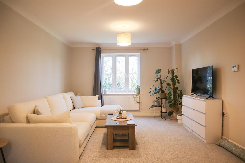 Property photo 2 of 11 Sitting Room
