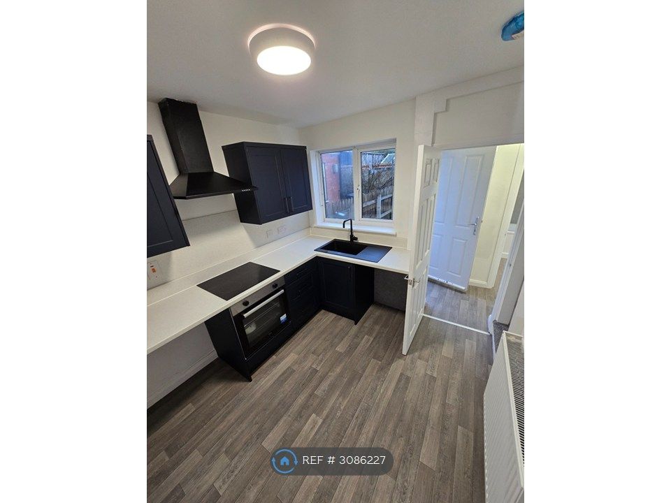 Property photo 2 of 13 Kitchen