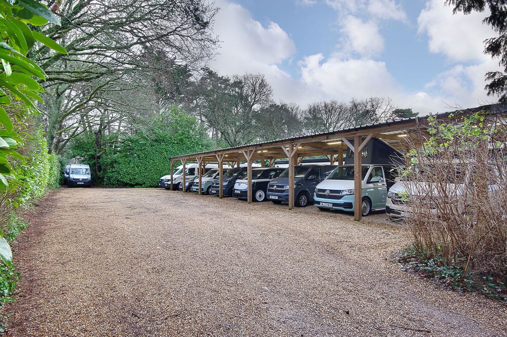 Property photo 3 of 52