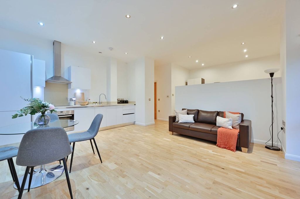 Property photo 3 of 9