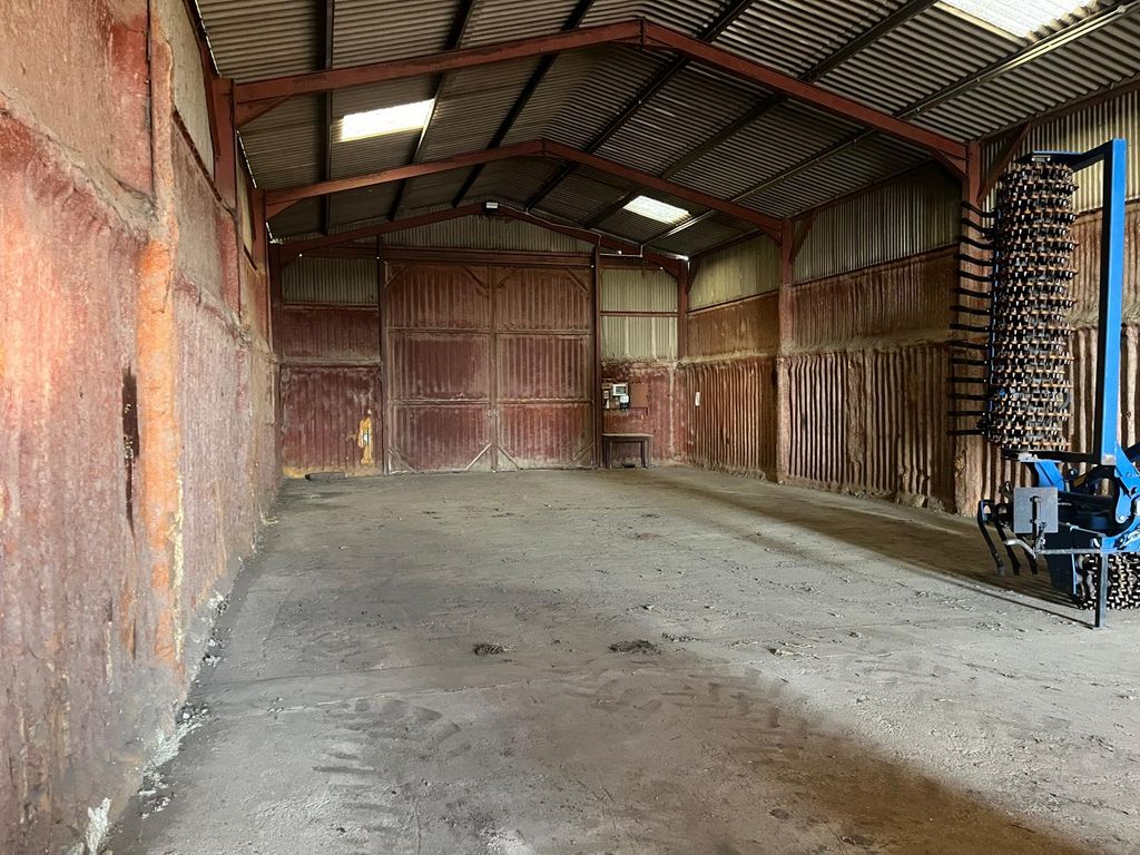 Property photo 3 of 11