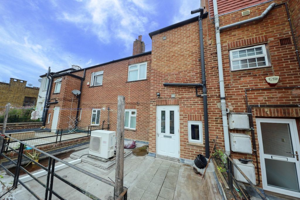 Property photo 2 of 8 4271091