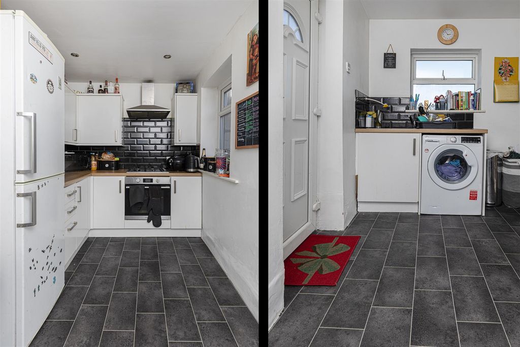 Property photo 2 of 23 Kitchen