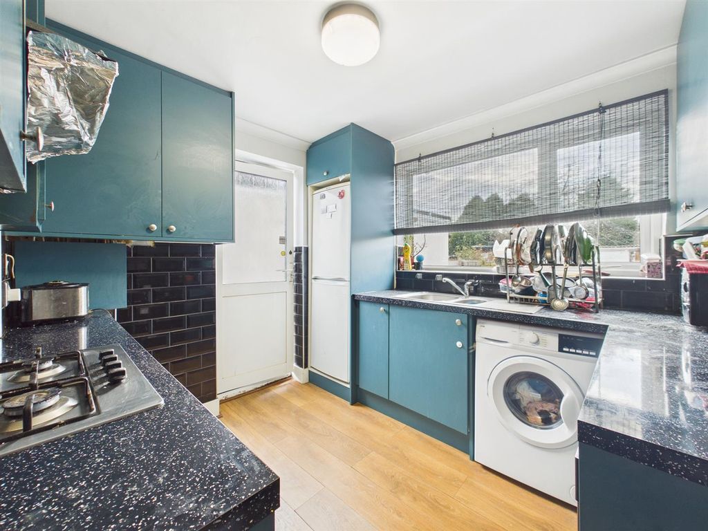 Property photo 3 of 8 Cam05080G0-Pr0298-Still010.Jpg