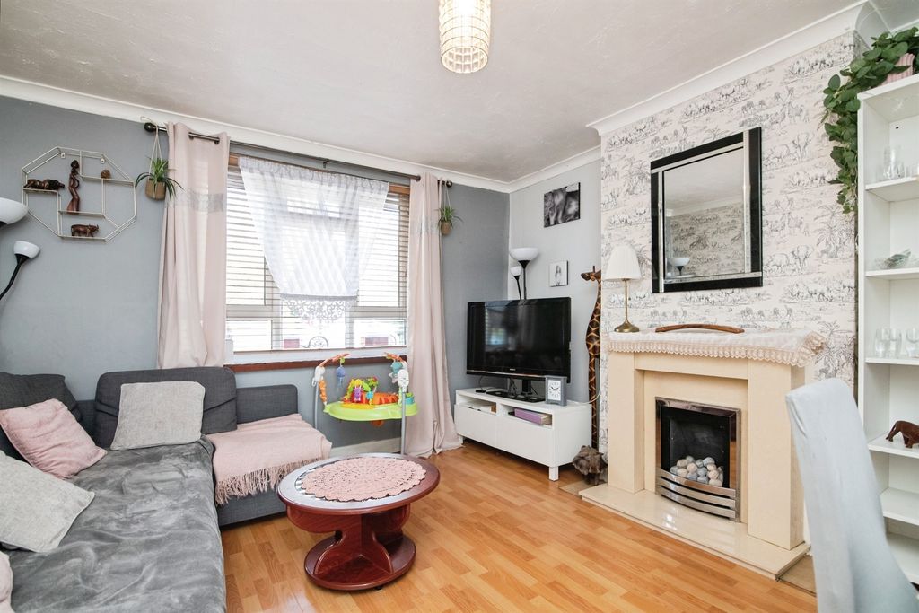 Property photo 2 of 16