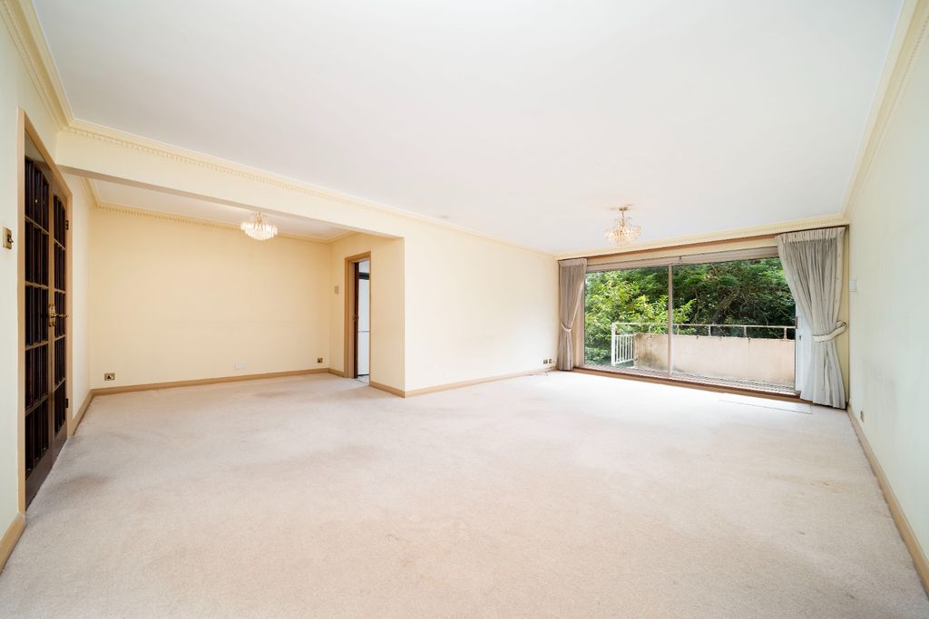 Property photo 2 of 13 5238952