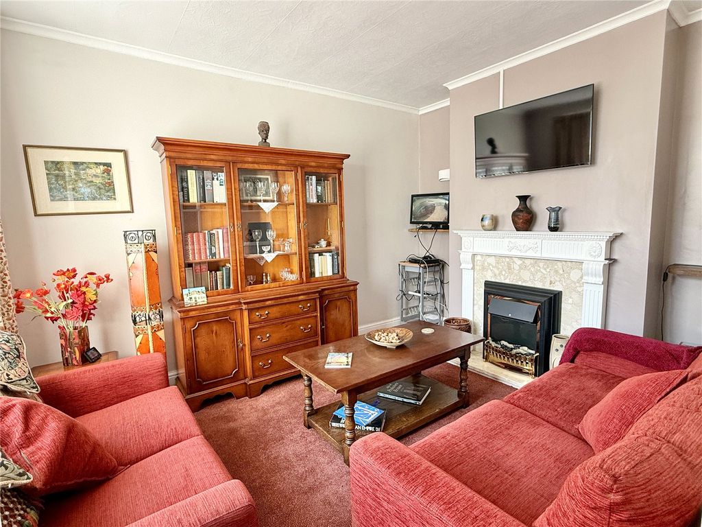 Property photo 3 of 22 Picture No. 06