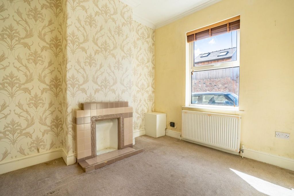 Property photo 2 of 10 Living Room