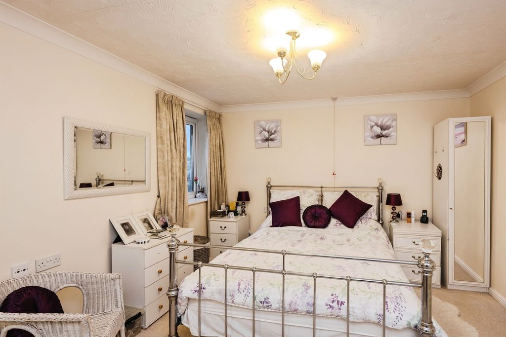 Property photo 3 of 19