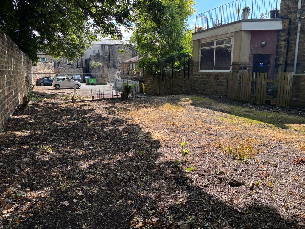 Property photo 1 of 3