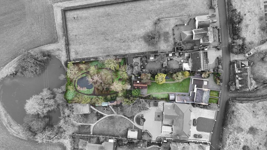 Property photo 3 of 57