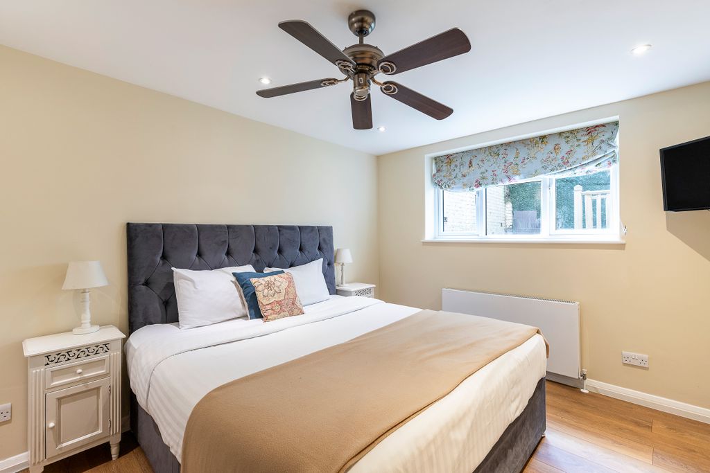 Property photo 3 of 26