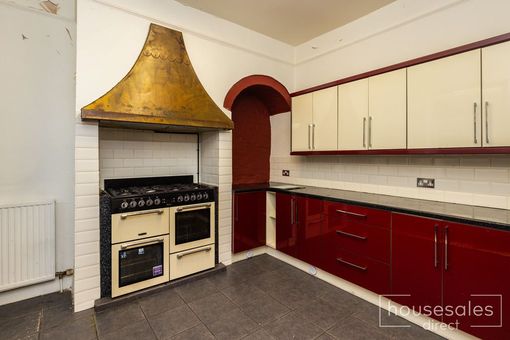 Property photo 3 of 25