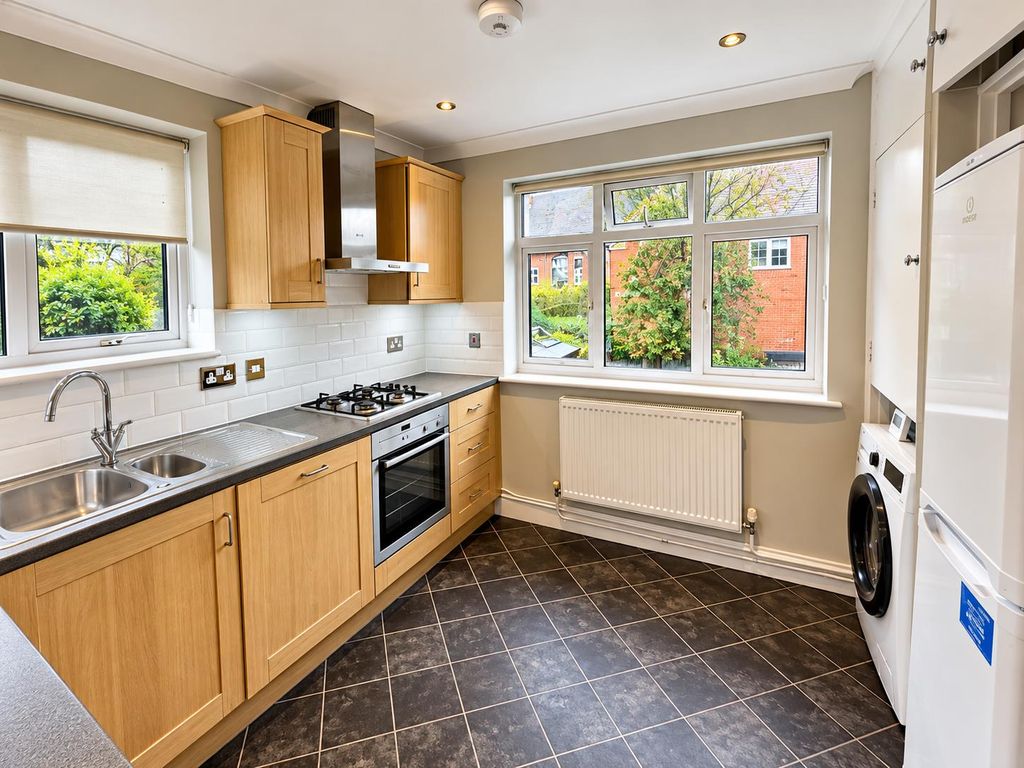 Property photo 1 of 7 Kitchen