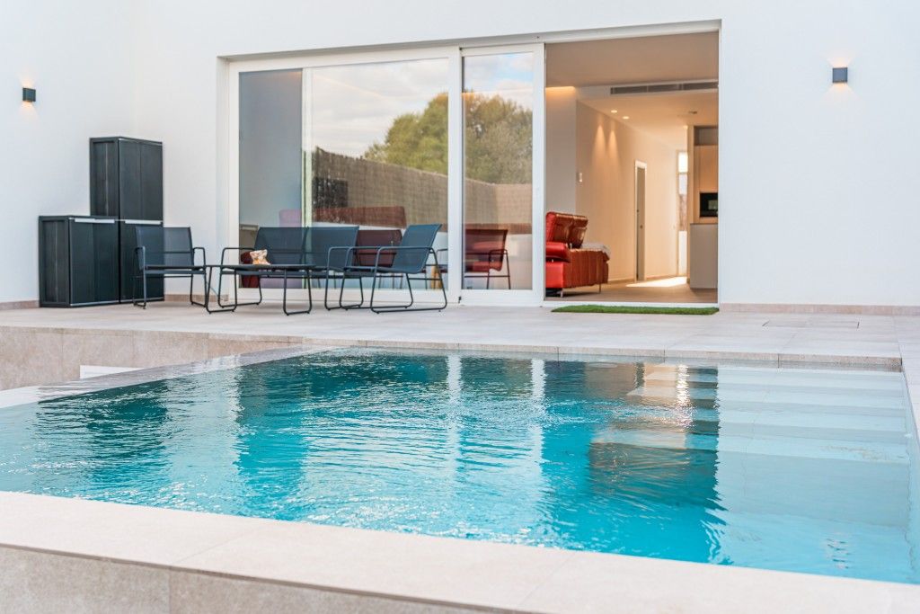 Property photo 2 of 17 Pool