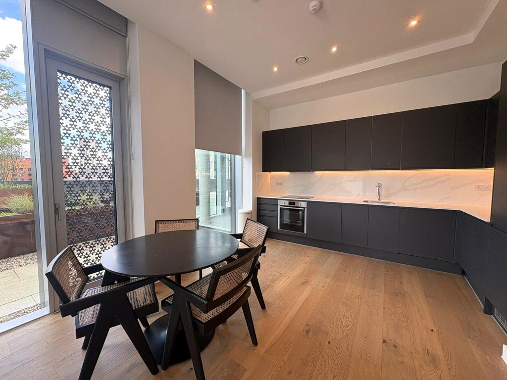 Property photo 3 of 12 Kitchen/Dining