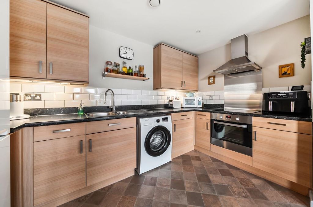 Property photo 3 of 11 1389282-12-693c18Dd479Db.Jpg