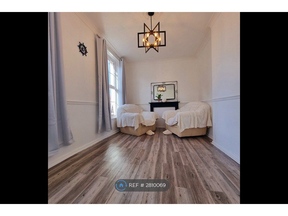 Property photo 2 of 10 Lounge