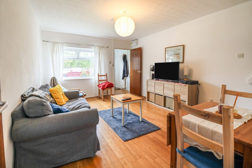 Property photo 2 of 10 Pbox-Img.Jpg