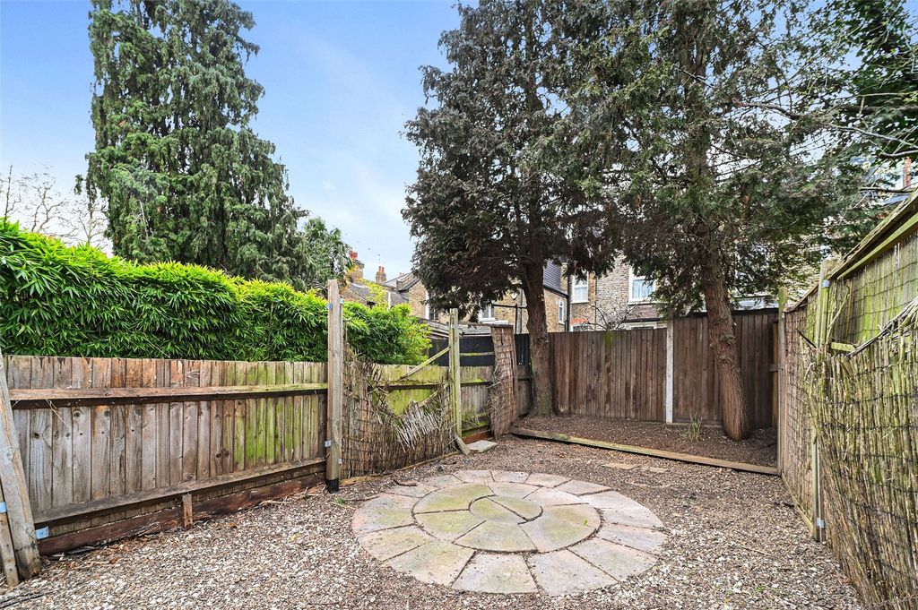 Property photo 3 of 16 Picture No. 17