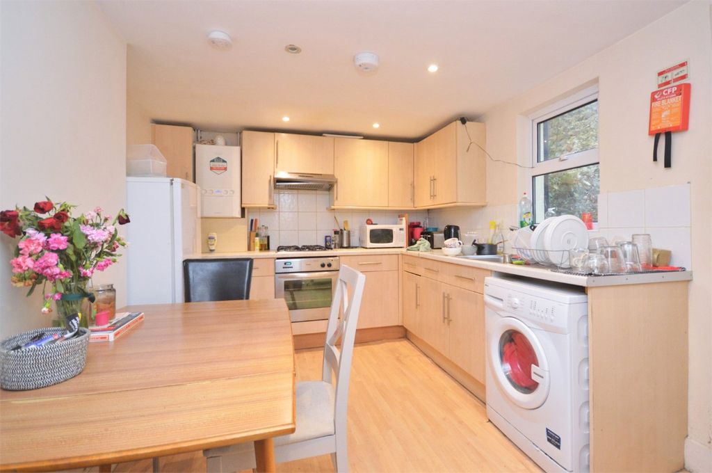 Property photo 3 of 10 Photo 03
