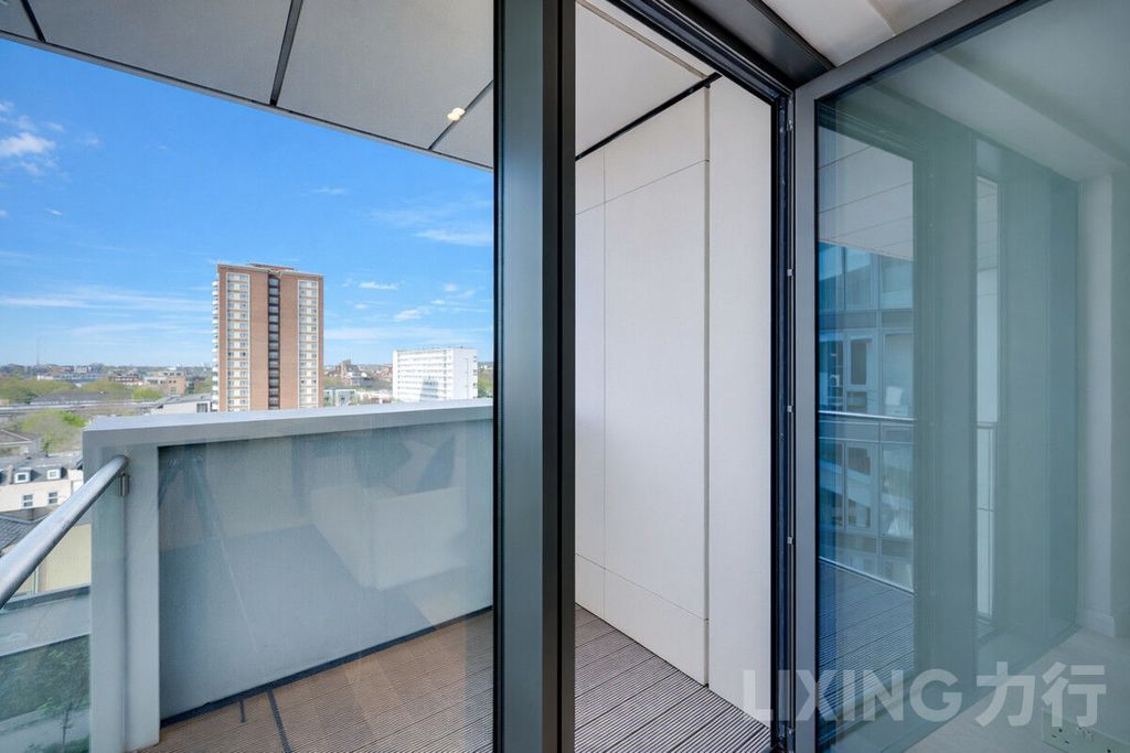 Property photo 2 of 20