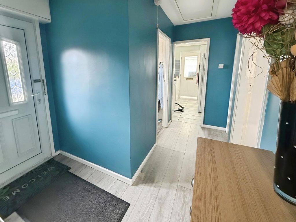 Property photo 2 of 15 Entrance Hall