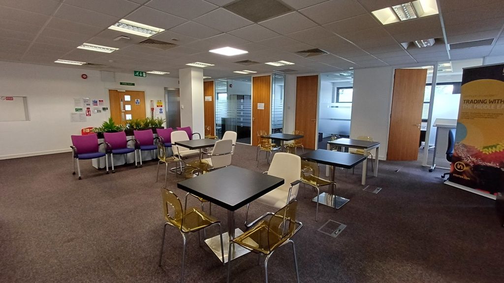 Property photo 3 of 7 Photo 17