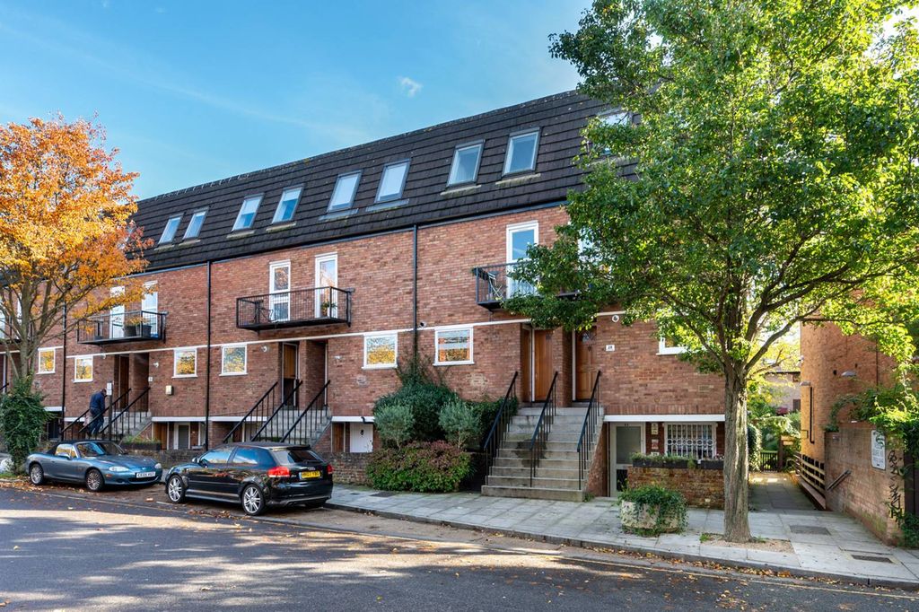 Property photo 3 of 18