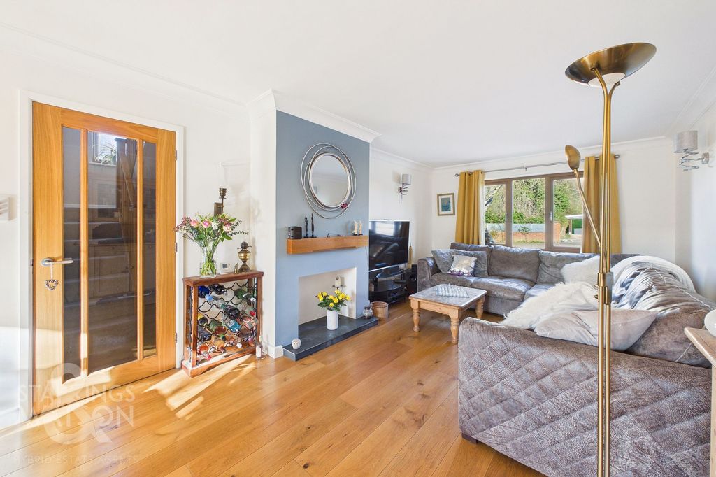 Property photo 2 of 26