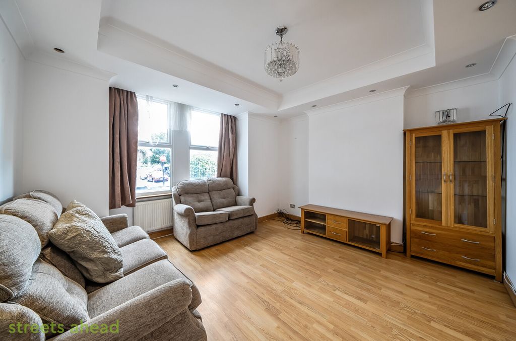 Property photo 2 of 21 Dbb693B6-Fb36-4Ca...