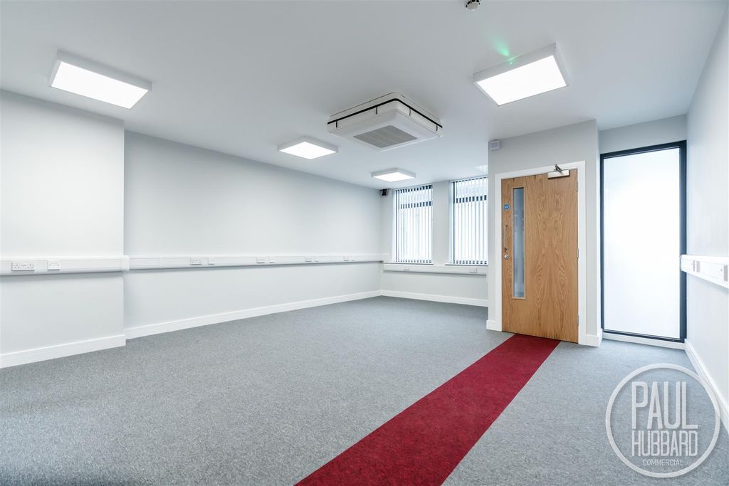 Property photo 3 of 8 Colne House-167.Jpg