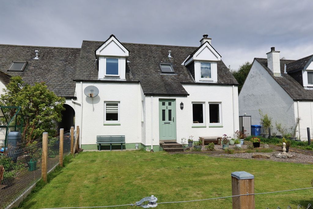 Property photo 2 of 74