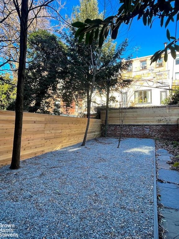 Property photo 3 of 12 <Alttext/>