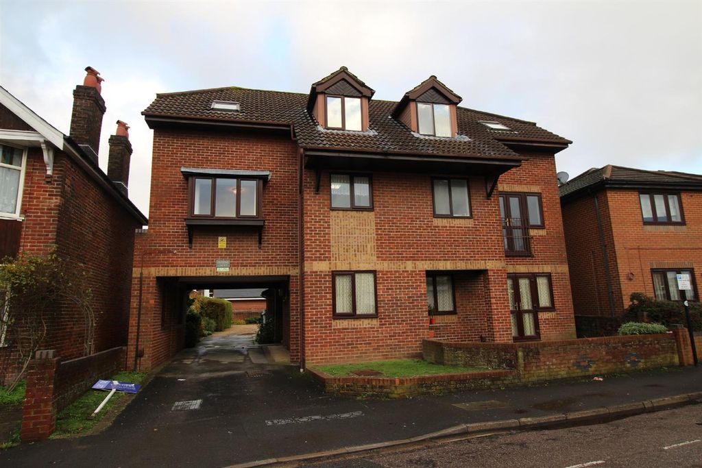 Property photo 1 of 7