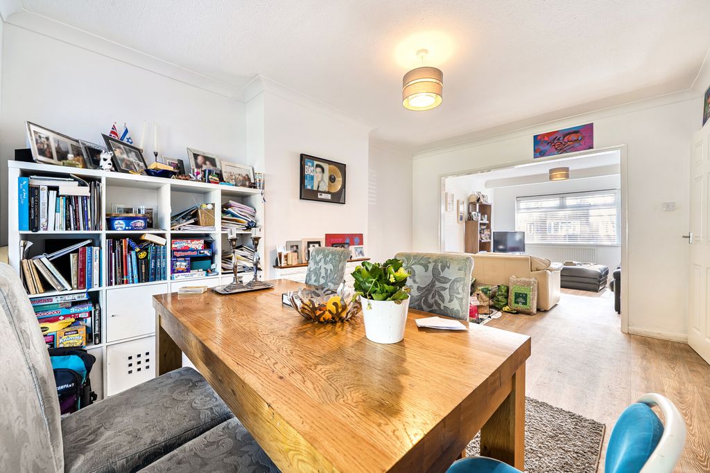 Property photo 3 of 14 1-6Ab1F142Ebf56-1...