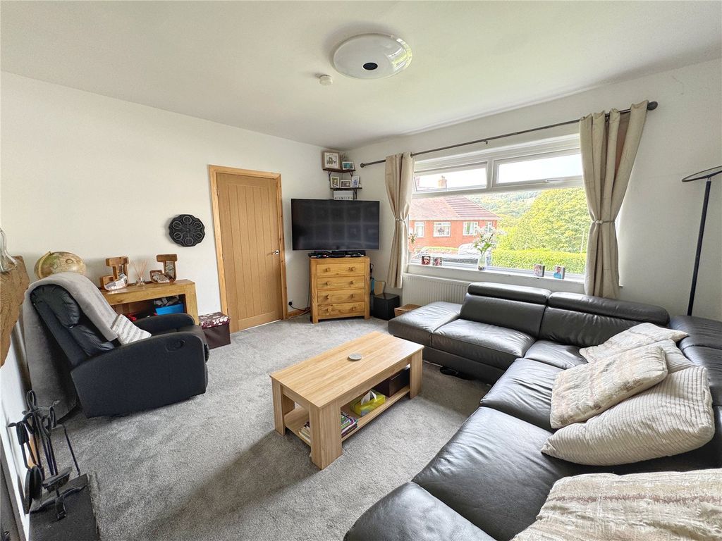 Property photo 2 of 23 Lounge