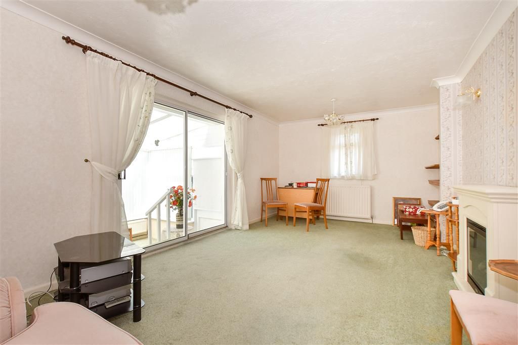 Property photo 3 of 8 Lounge/Dining Room