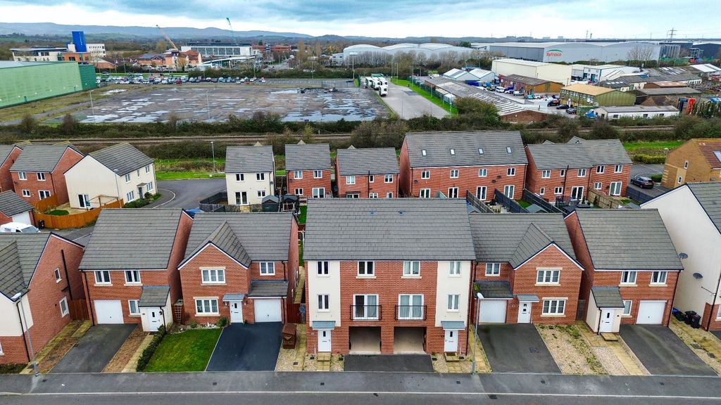 Property photo 1 of 15 4955451