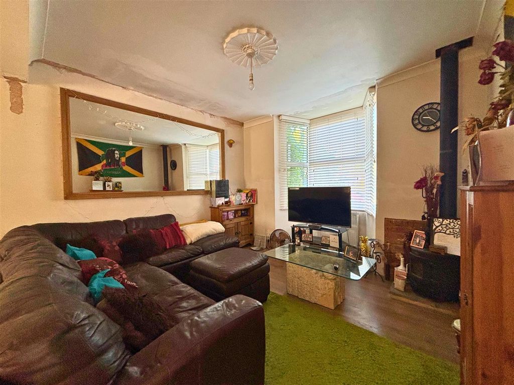 Property photo 2 of 16 Living Room