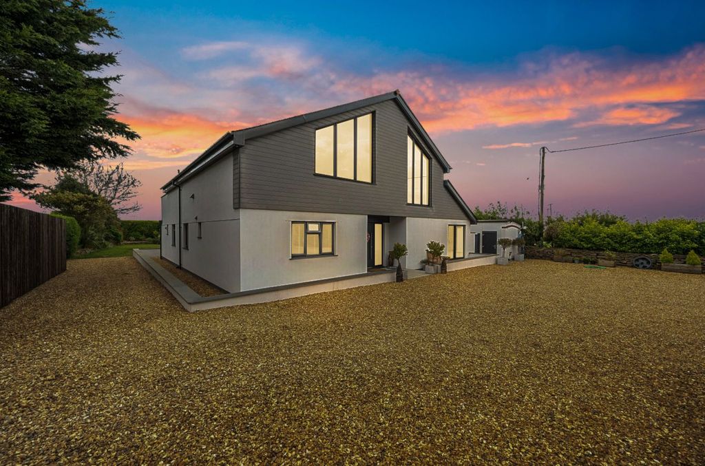 Property photo 2 of 45