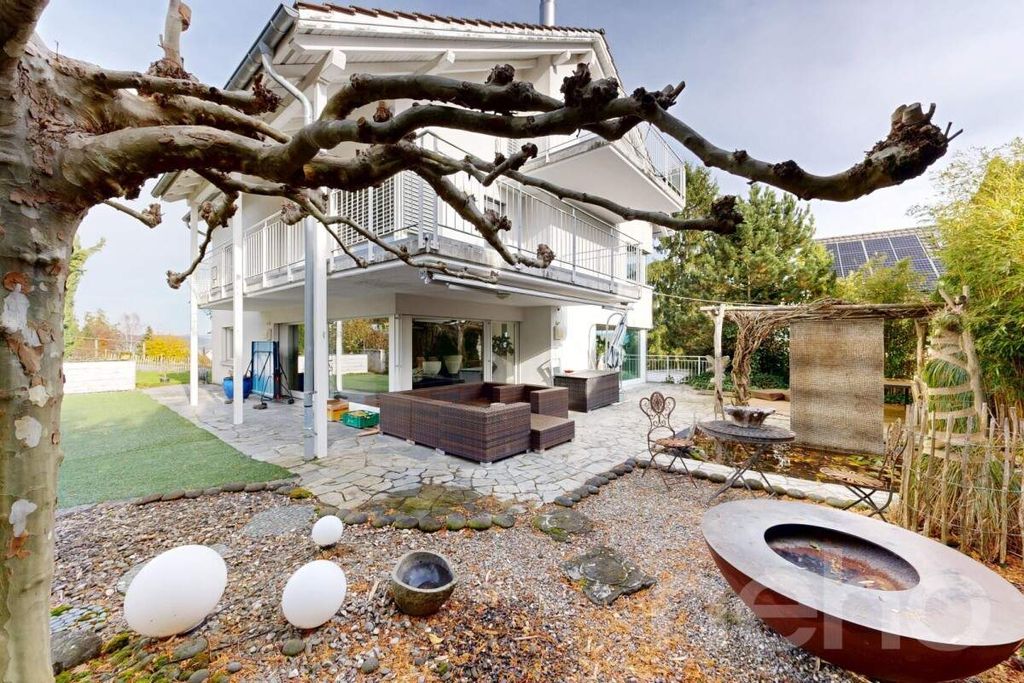 Property photo 2 of 13