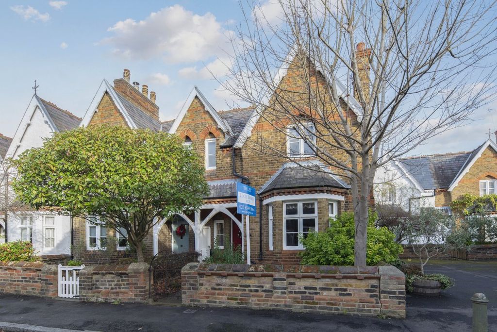 Property photo 2 of 26