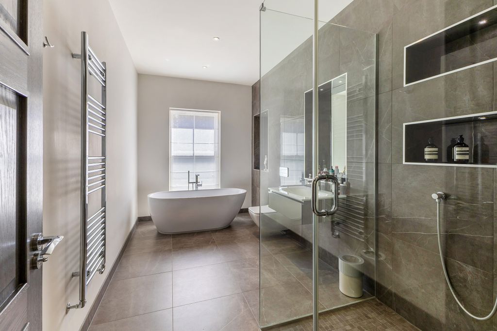 Additional image 23 of 6 bed property for saleRegent's Walk, Ascot, Berkshire SL5