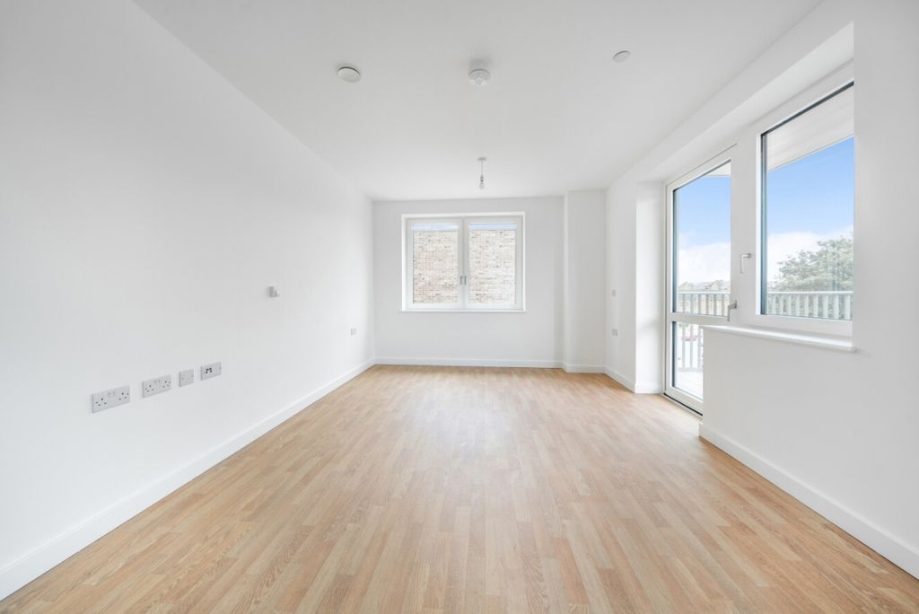 Property photo 3 of 15 1130259 (3)