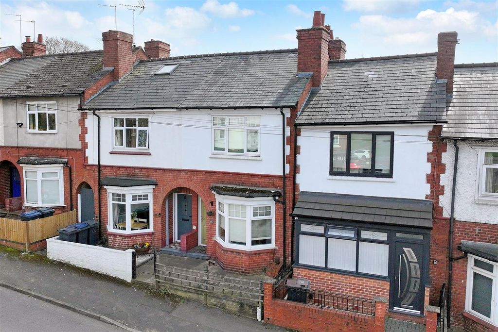 Property photo 1 of 19 75 Victoria Road.Jpg