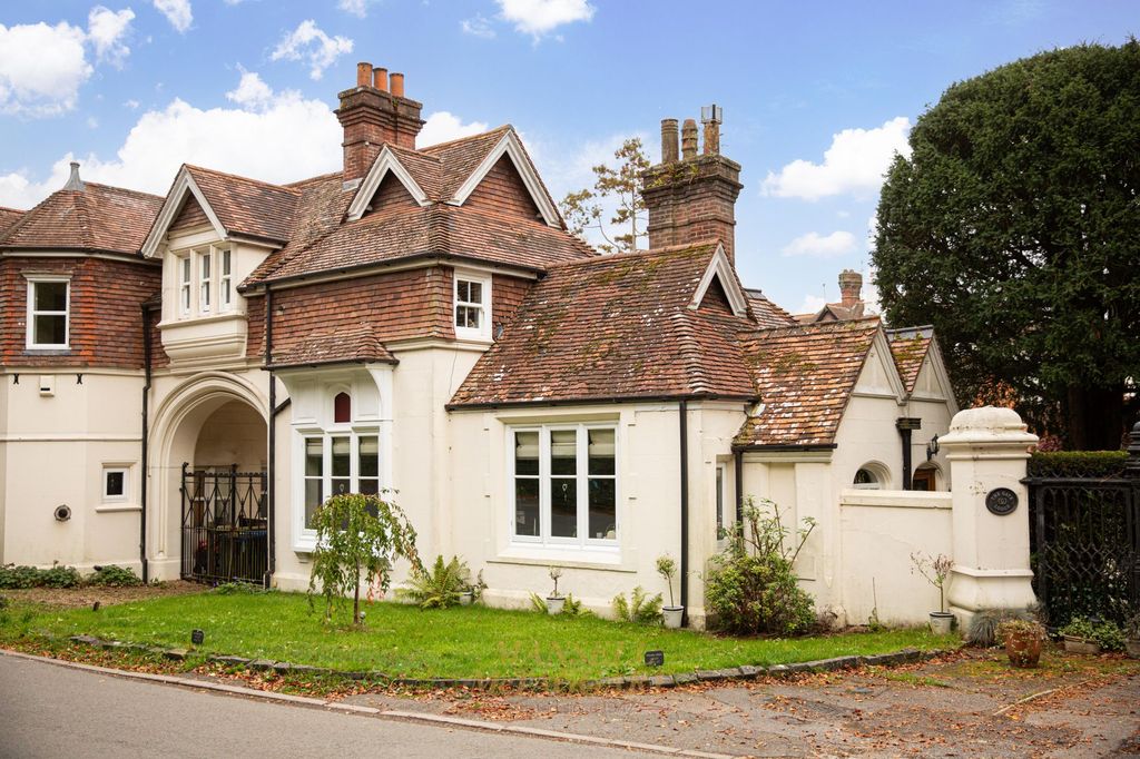 Property photo 1 of 27