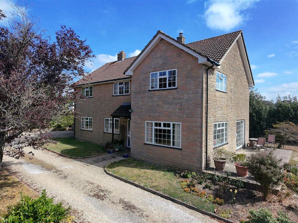 Property photo 1 of 29