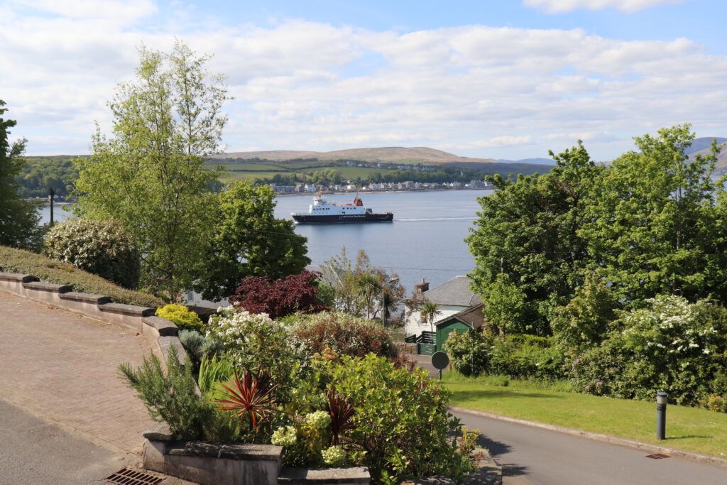 Property photo 2 of 23