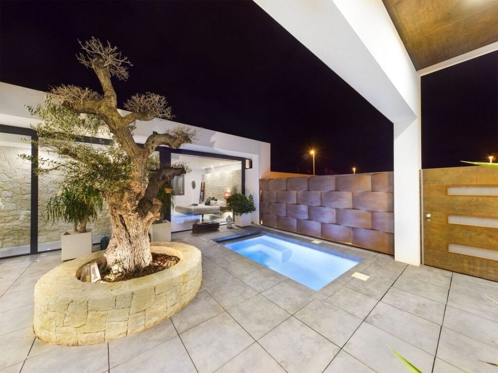 Property photo 3 of 29